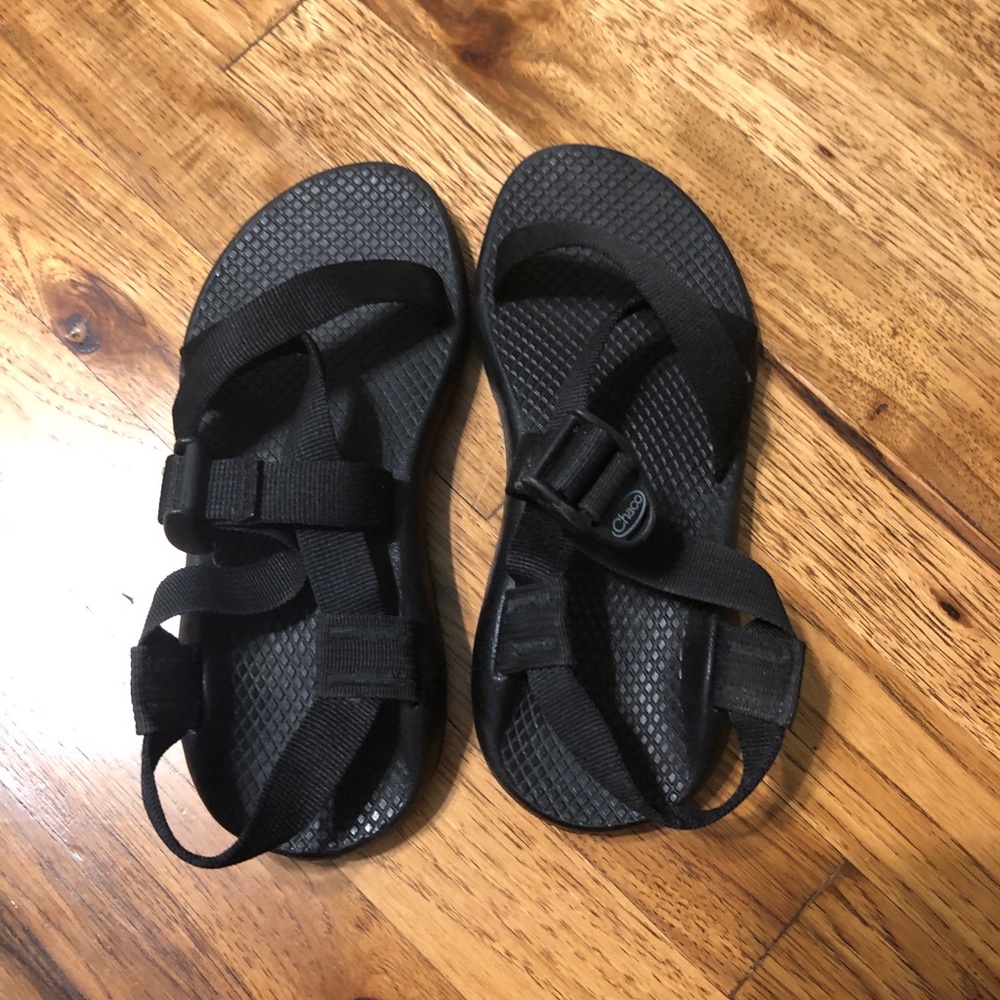 Black chacos